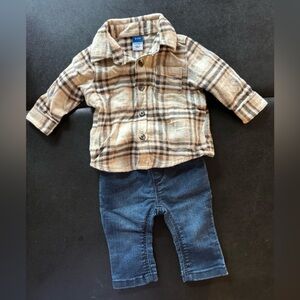 Old Navy Kids Plaid flannel in Beige and Navy Jeans